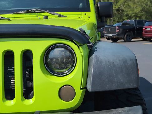 Used 2013 Jeep Wrangler Unlimited Sport AWD/4WD image 12