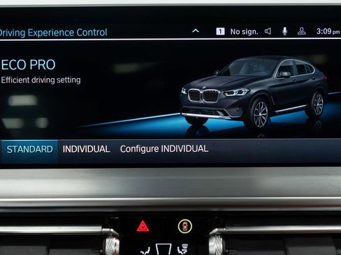 Used 2025 BMW X4 xDrive30i image 27