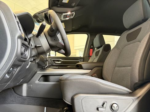 New 2026 RAM 1500 Big Horn AWD/4WD image 12