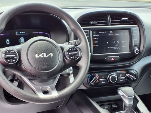 Used 2023 Kia Soul LX image 6
