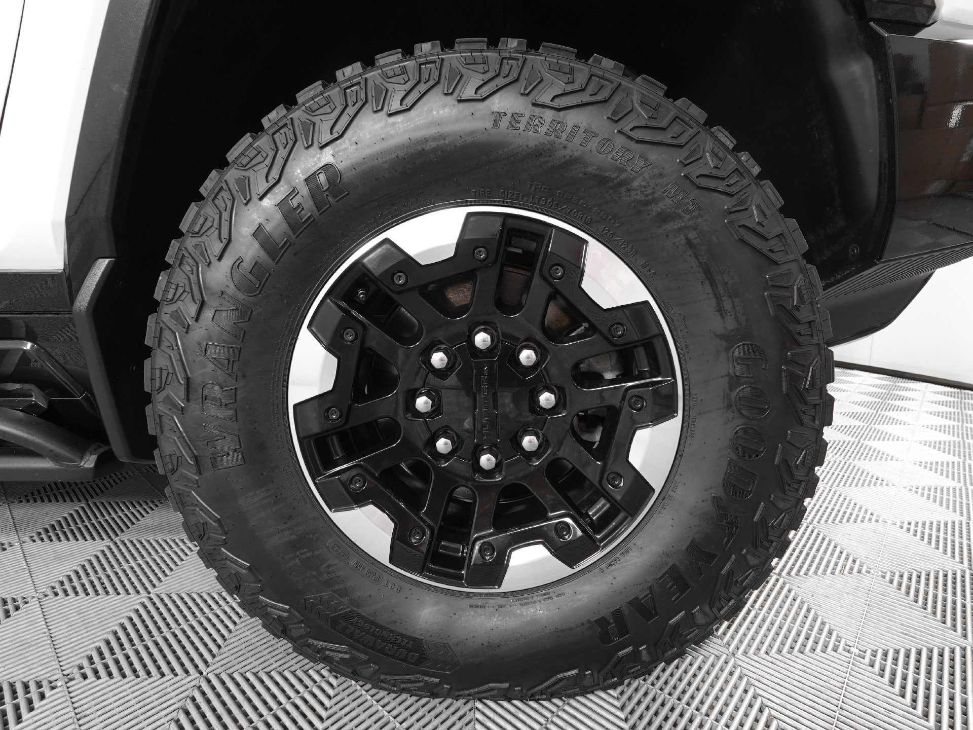 Used 2024 GMC Hummer EV 2X w/ Extreme Off-Road Package AWD/4WD image 36