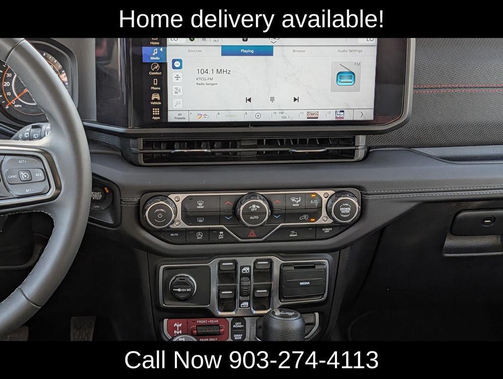 Used 2026 Jeep Wrangler Unlimited Rubicon AWD/4WD image 13