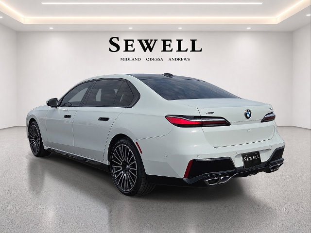Used 2025 BMW 760i xDrive w/ Premium Package AWD/4WD image 3