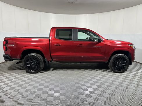 Used 2024 Chevrolet Colorado Z71 w/ Z71 Convenience Package 2 AWD/4WD image 9