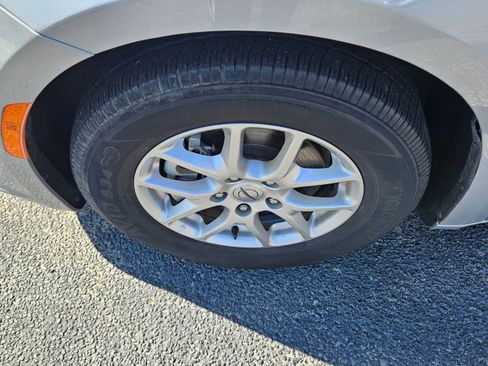 Used 2023 Chrysler Pacifica Touring-L image 19