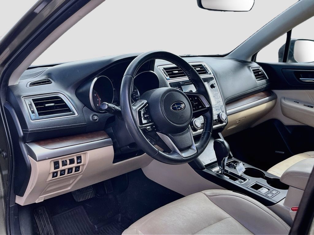 Used 2019 Subaru Outback 2.5i Limited w/ Popular Package #2 AWD/4WD image 9