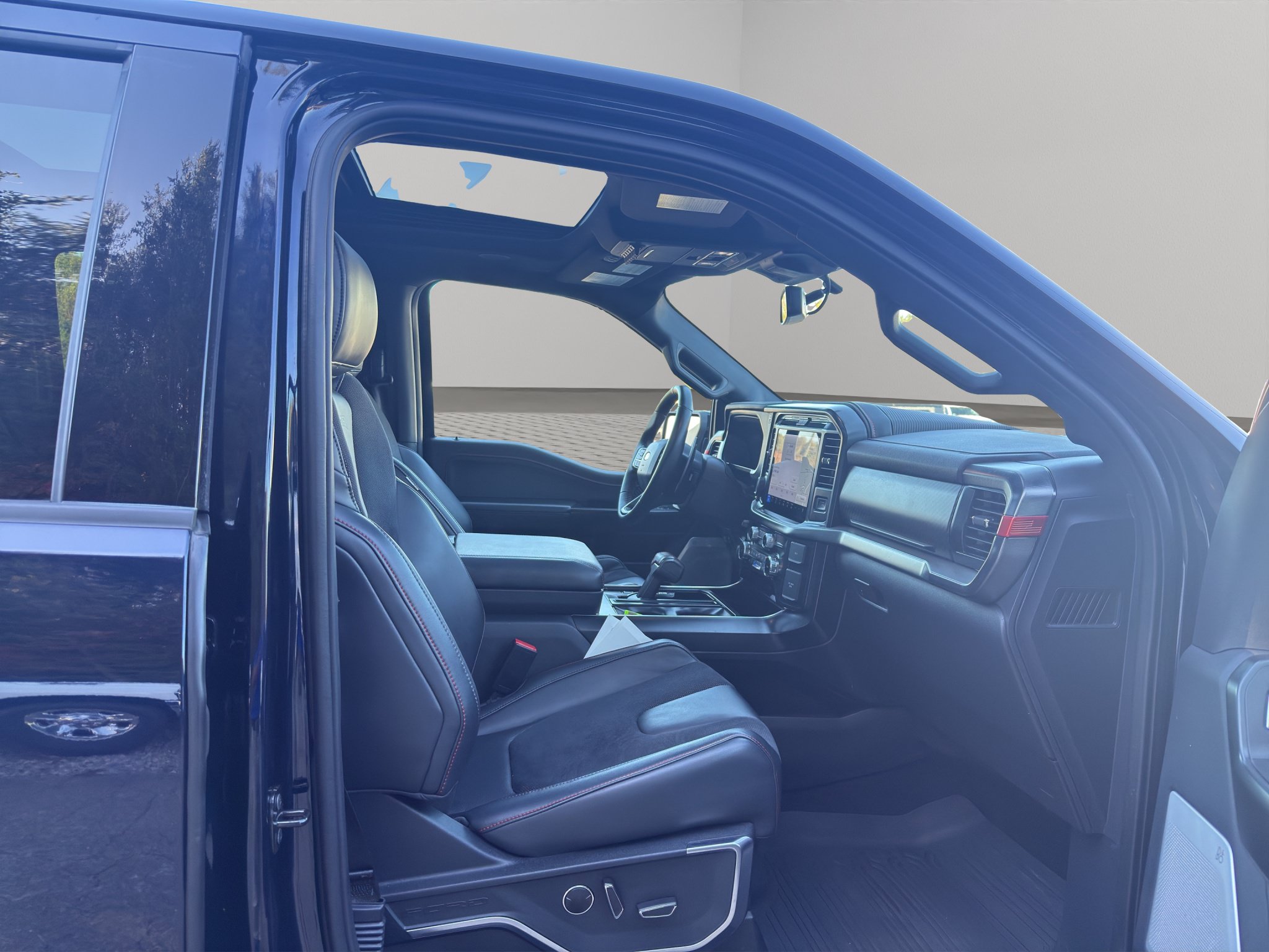Used 2025 Ford F150 Raptor AWD/4WD image 17