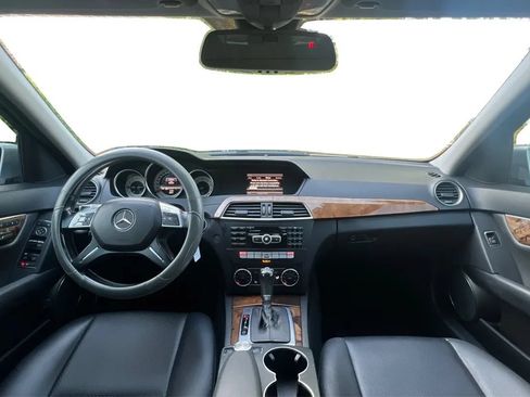 Used 2013 Mercedes-Benz C 250 Sedan image 32