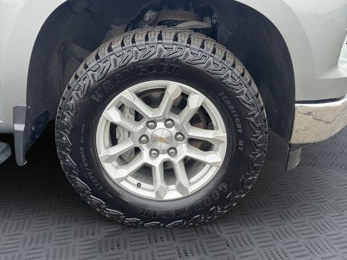 Certified 2025 Chevrolet Silverado 1500 LTZ w/ LTZ Premium Package image 30