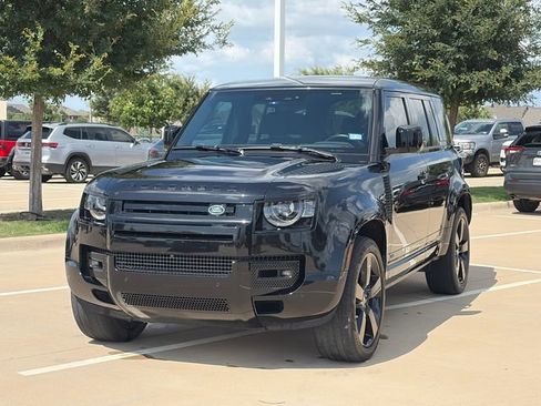 Used 2025 Land Rover Defender 110 V8 AWD/4WD image 3