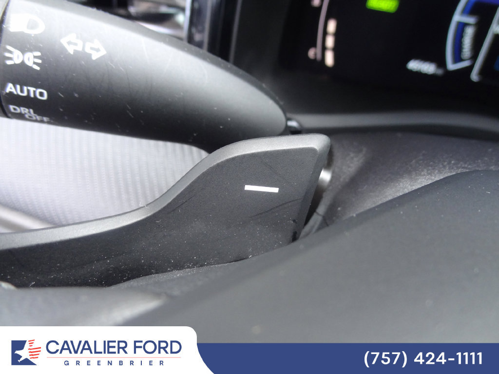 Used 2025 Toyota Camry SE FWD image 19