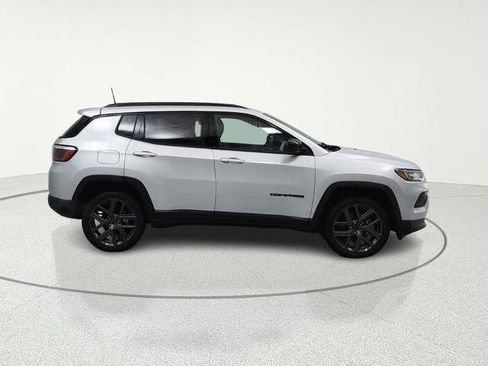 New 2026 Jeep Compass Latitude image 5