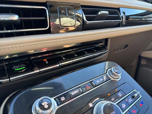 Used 2023 Lincoln Nautilus Reserve w/ Equipment Group 202A image 26