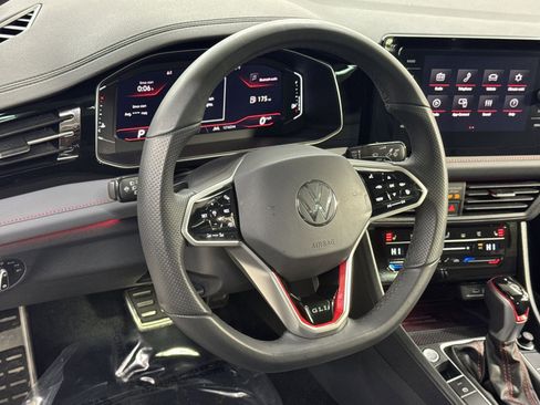 Used 2025 Volkswagen Jetta GLI Autobahn image 18