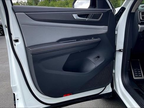 New 2025 Volkswagen Atlas Peak Edition SE image 22