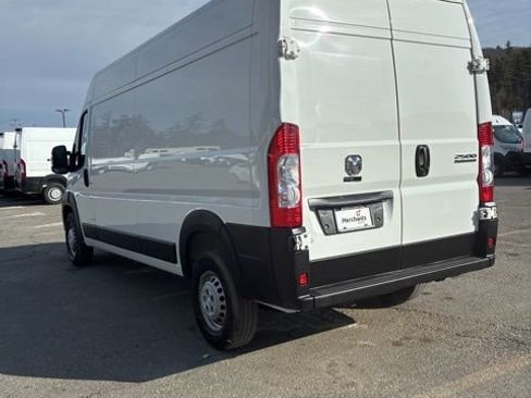 Used 2024 RAM ProMaster 2500 w/ Convenience Group image 5