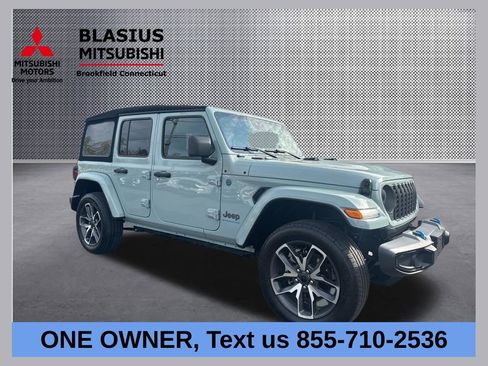 Used 2024 Jeep Wrangler Unlimited w/ Convenience Group AWD/4WD image 1