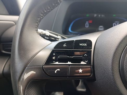 Used 2025 Hyundai Elantra Sport FWD image 16