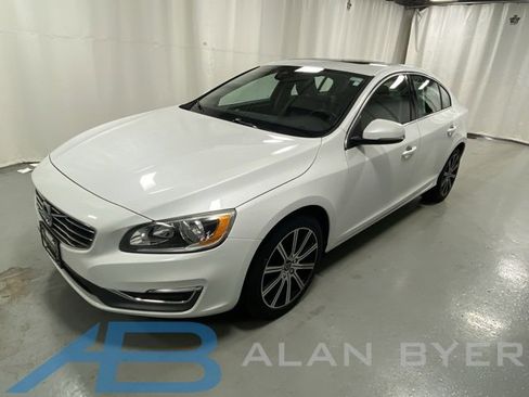 Used 2017 Volvo S60 T5 Inscription w/ Convenience Package image 1