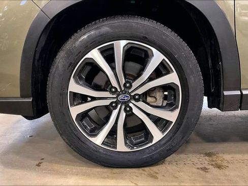 Used 2023 Subaru Forester Limited AWD/4WD image 9