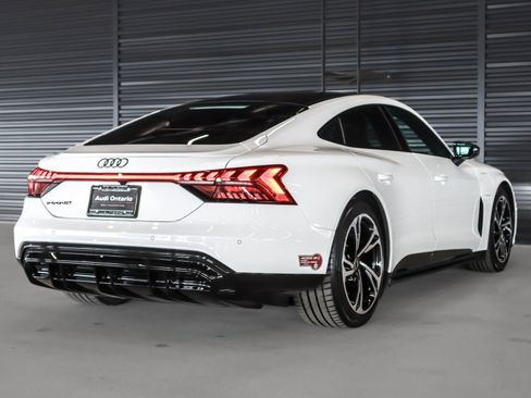 Used 2024 Audi e-tron GT Premium Plus image 16