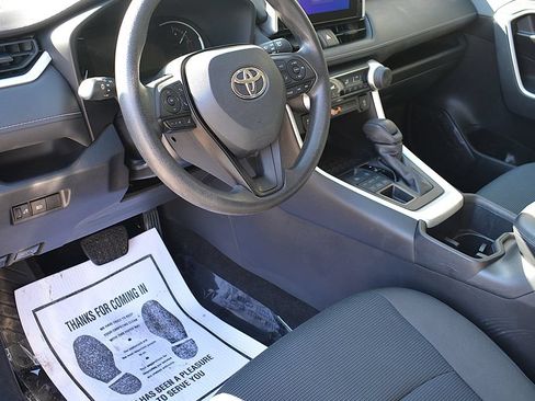 Used 2023 Toyota RAV4 LE AWD/4WD image 10
