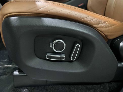 Used 2017 Land Rover Range Rover Autobiography image 26