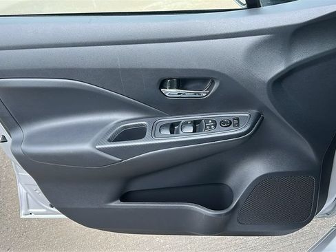 Used 2025 Nissan Versa SV FWD image 19