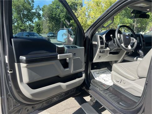 Used 2017 Ford F150 Lariat w/ Equipment Group 502A Luxury AWD/4WD image 22