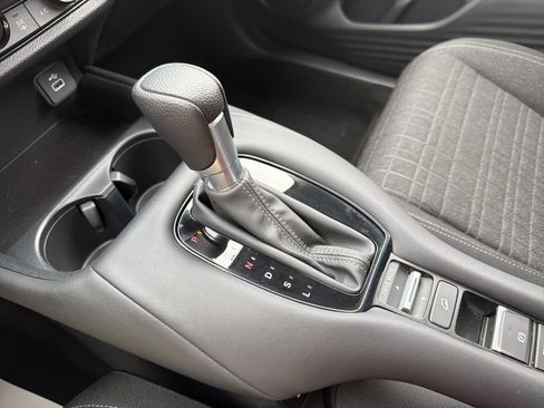 Certified 2023 Honda HR-V LX image 32