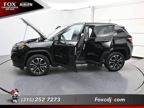 Used 2022 Jeep Compass Limited AWD/4WD image 37