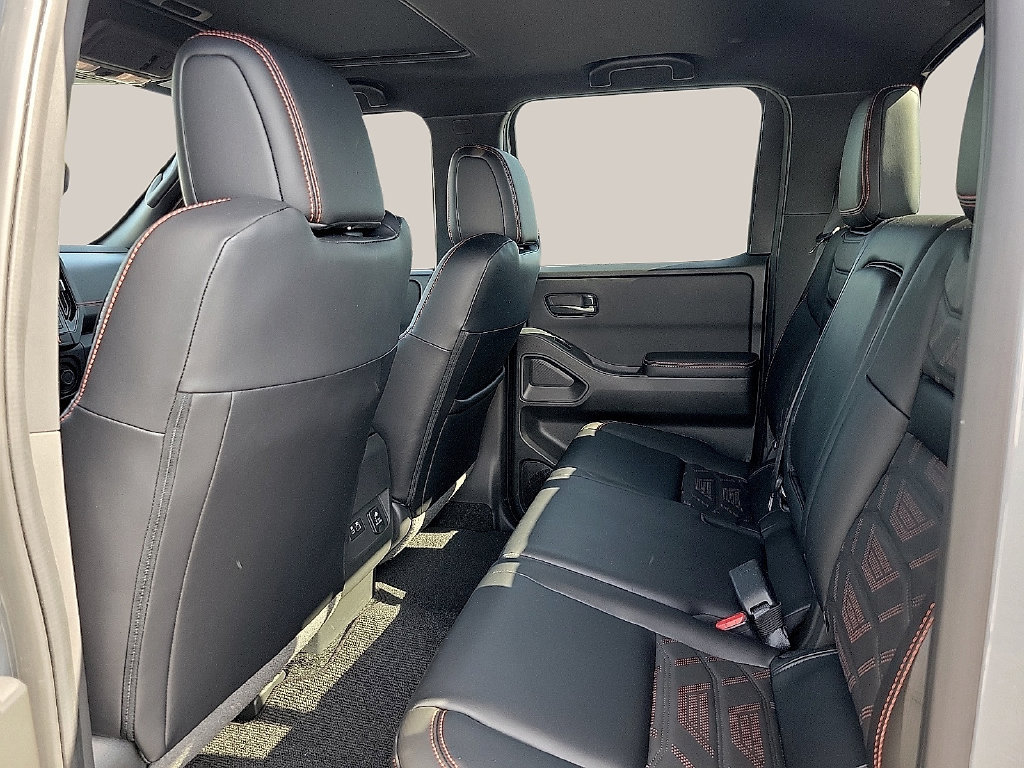 Used 2026 Nissan Frontier PRO-4X w/ Pro Premium Package AWD/4WD image 9