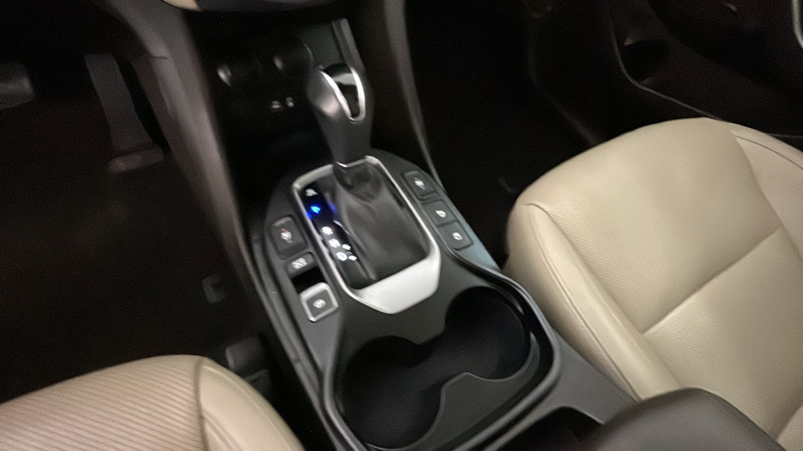 Used 2017 Hyundai Santa Fe Limited AWD/4WD image 26