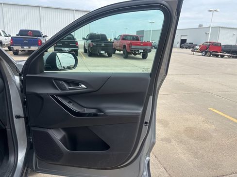 Used 2026 Chevrolet Equinox LT FWD image 26