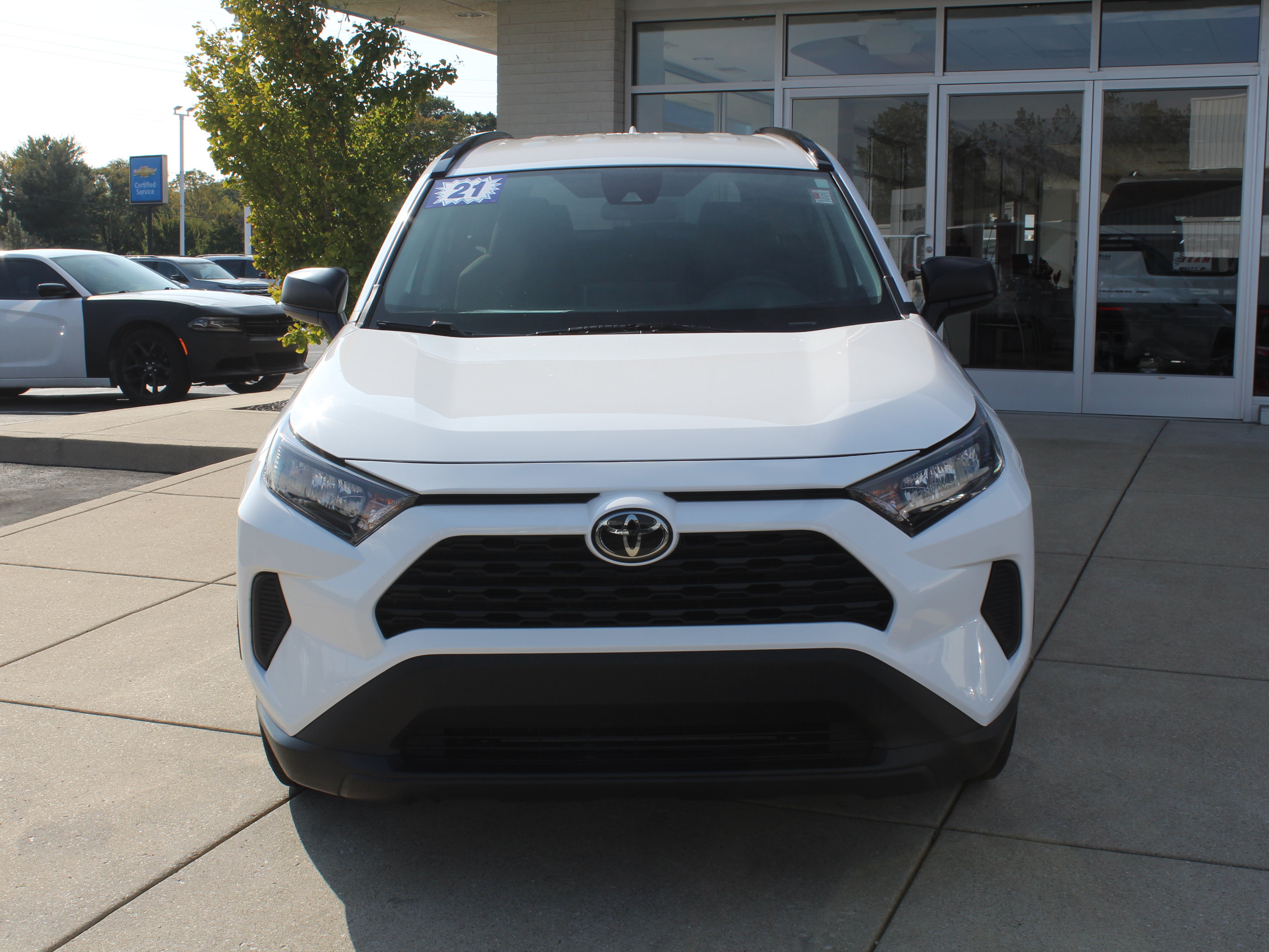 Used 2021 Toyota RAV4 LE AWD/4WD image 16