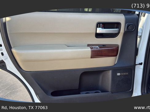 Used 2013 Toyota Sequoia Platinum RWD image 29