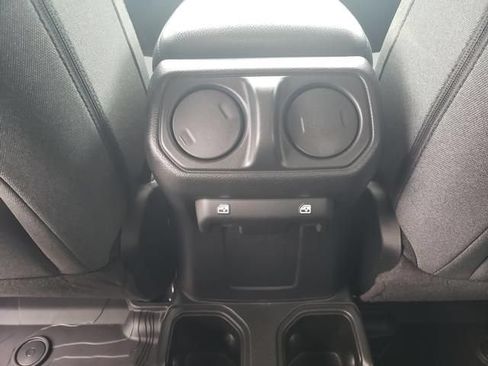 Used 2024 Jeep Wrangler Unlimited Sport AWD/4WD image 15