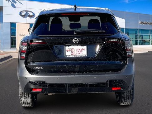 Used 2025 Nissan Kicks SV image 4
