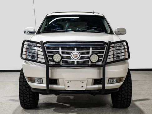 Used 2013 Cadillac Escalade EXT Premium AWD/4WD image 3