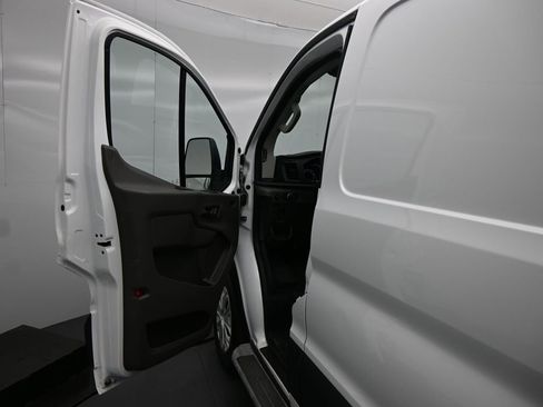 Certified 2023 Ford Transit 250 Low Roof image 9
