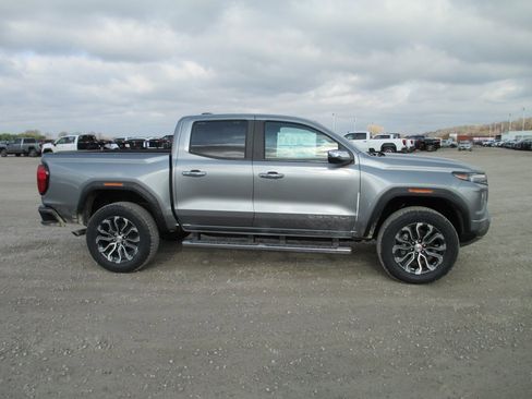 New 2026 GMC Canyon Denali image 3