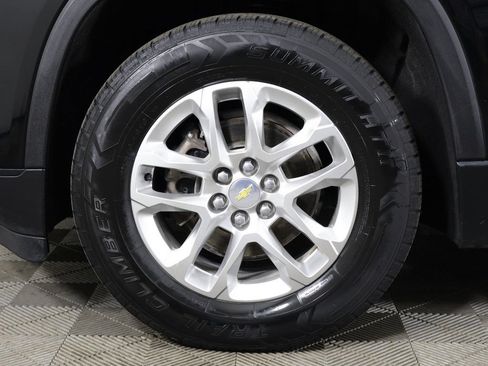 Used 2021 Chevrolet Traverse LS AWD/4WD image 19