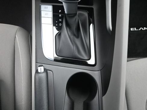 Certified 2024 Hyundai Elantra SEL FWD image 23