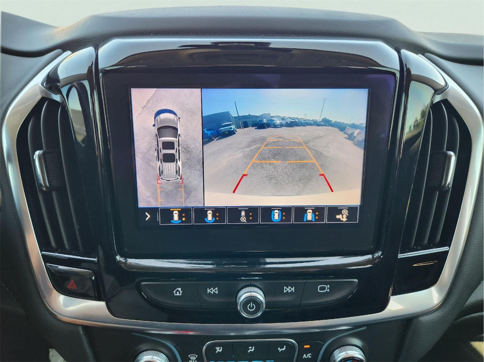 Certified 2021 Chevrolet Traverse RS FWD image 17