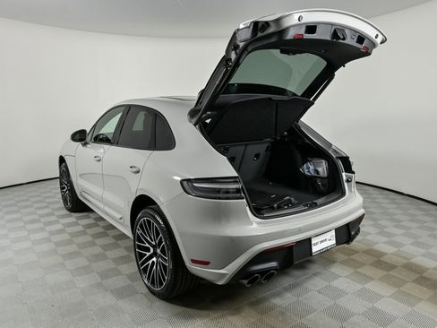 New 2026 Porsche Macan image 32