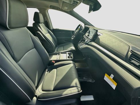 New 2026 Honda Odyssey Touring image 24