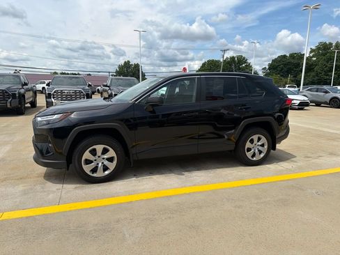 Used 2025 Toyota RAV4 LE FWD image 4