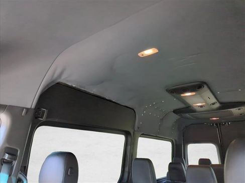 Used 2019 Mercedes-Benz Sprinter 2500 image 16