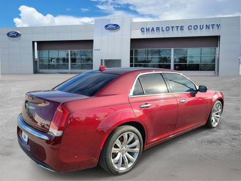 Used 2019 Chrysler 300 Limited RWD image 4
