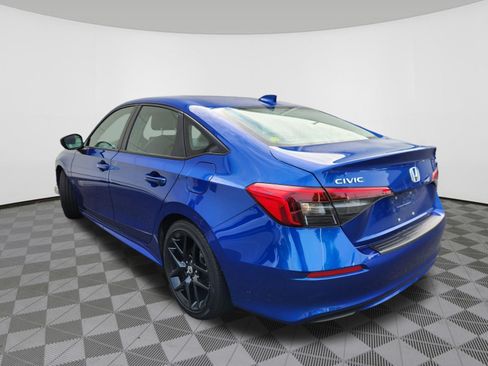 Used 2023 Honda Civic Sport image 3